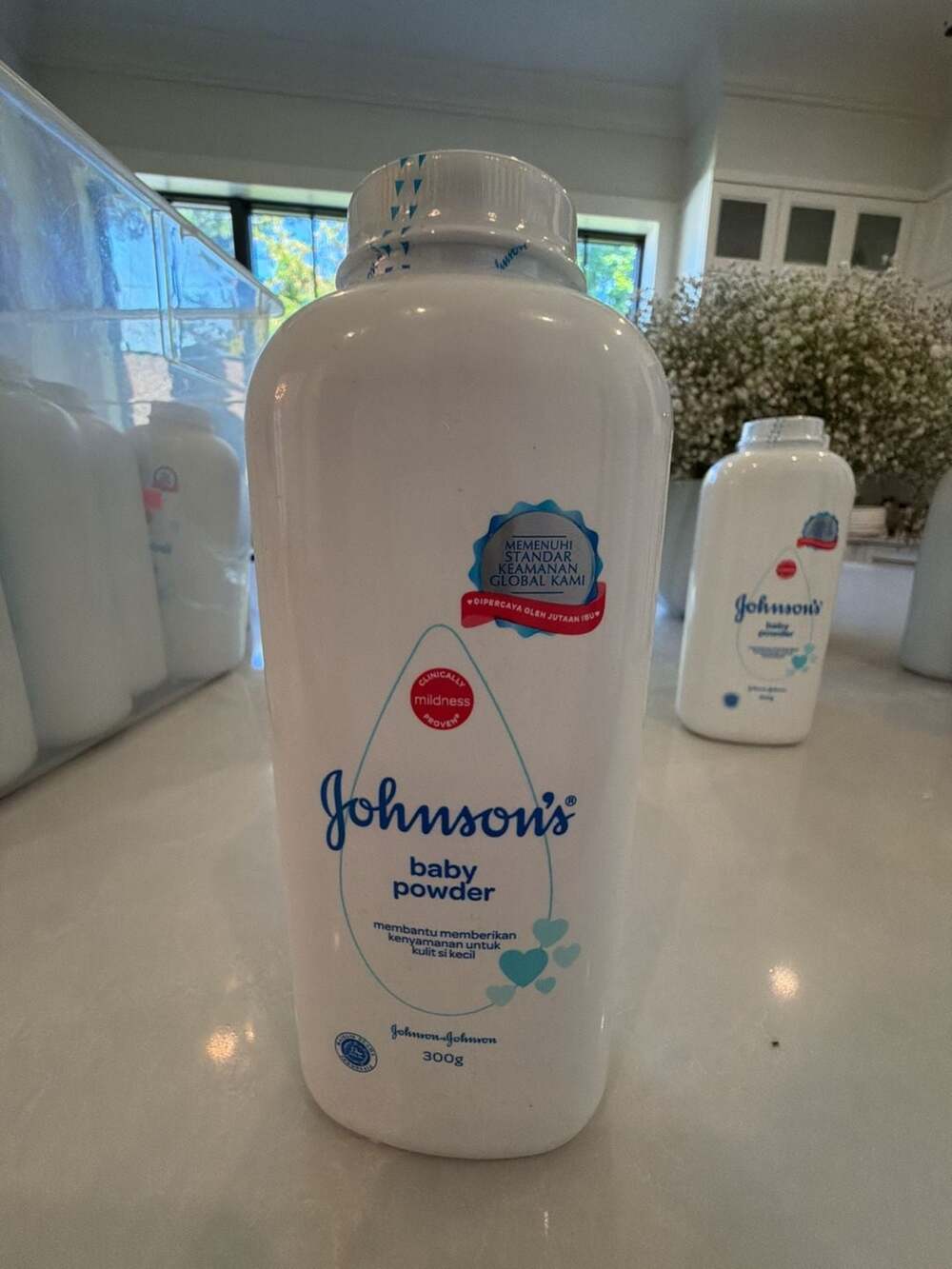 Johnson's Baby Powder W/ Talc New 300g.  Collectible Sealed!